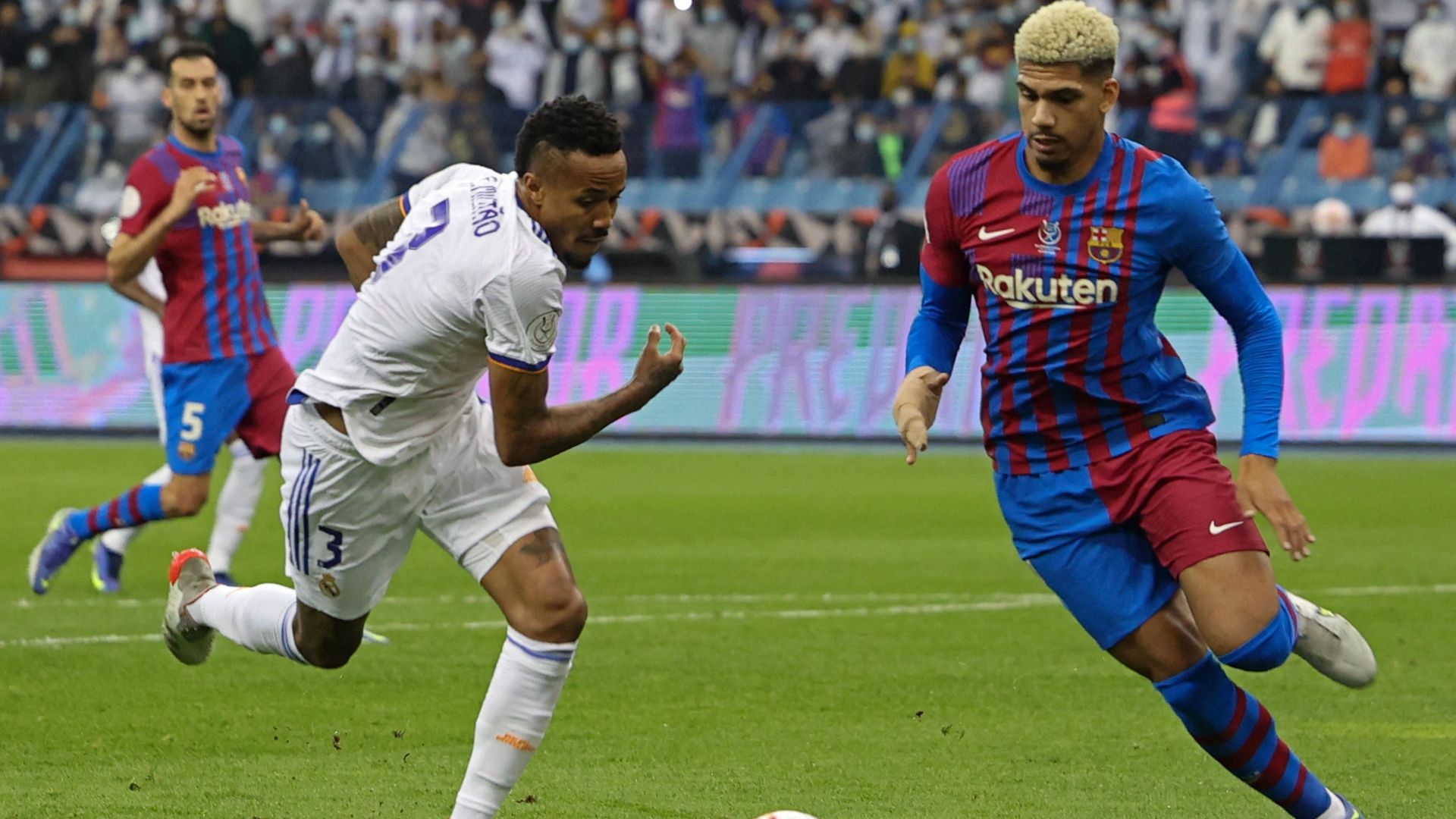 Militao Araújo Clásico Barcelona vs. Real Madrid