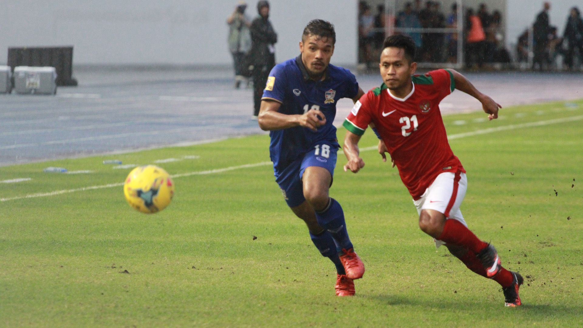 AFF 2016 Indonesia Andik Vermansah Thailand Pratum Chutong