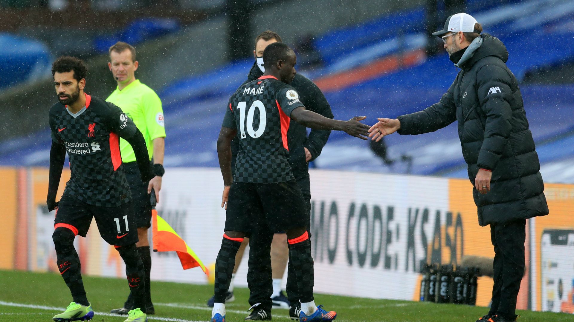 Sadio Mane Jurgen Klopp Mohamed Salah Crystal Palace vs Liverpool Premier League 2020-21