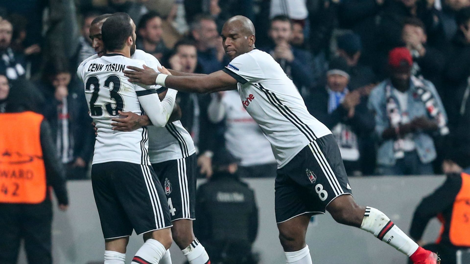Cenk Tosun Talisca Ryan Babel Besiktas Porto UCL 11212017
