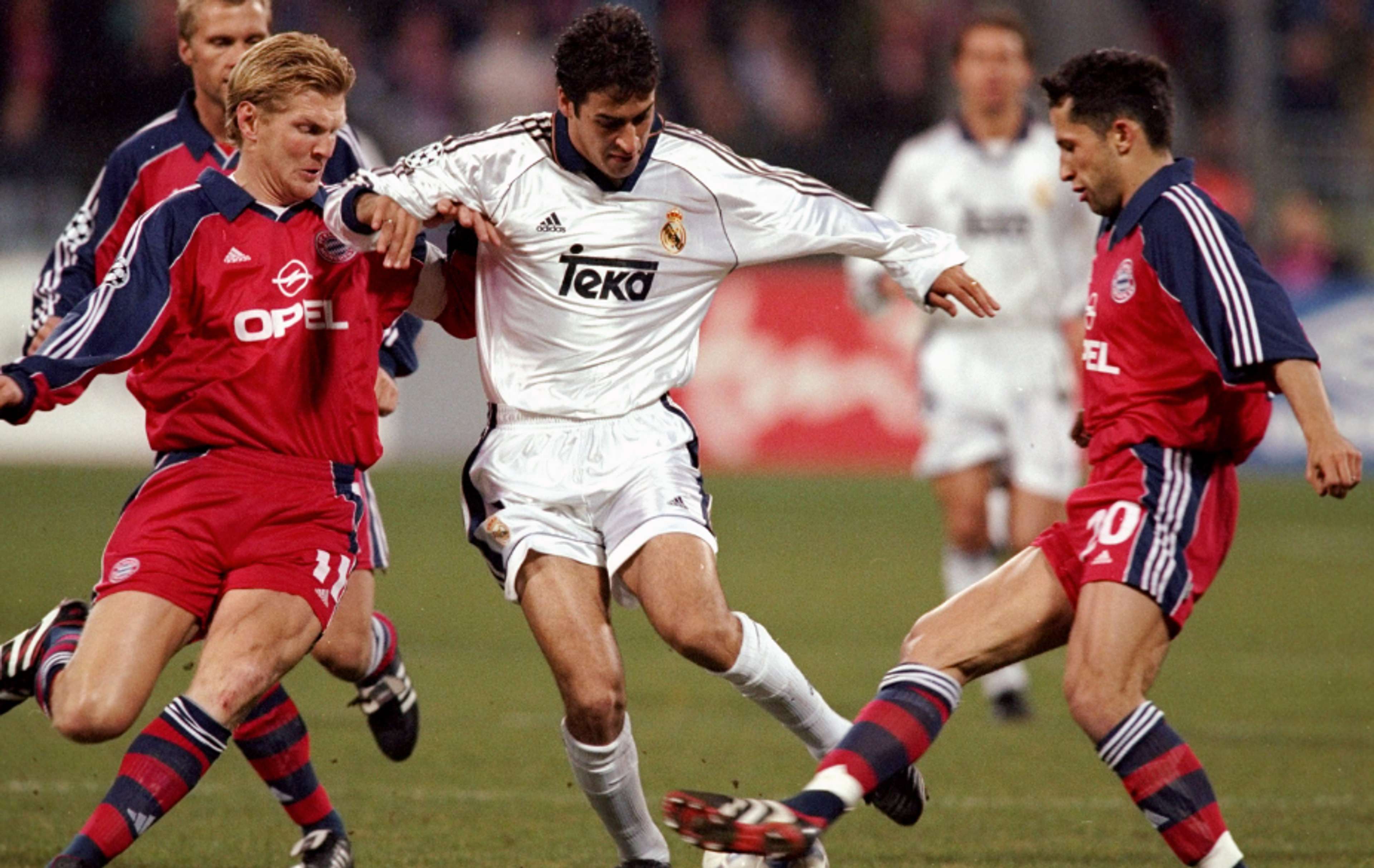 Real Madrid and Bayern Munich in 2000