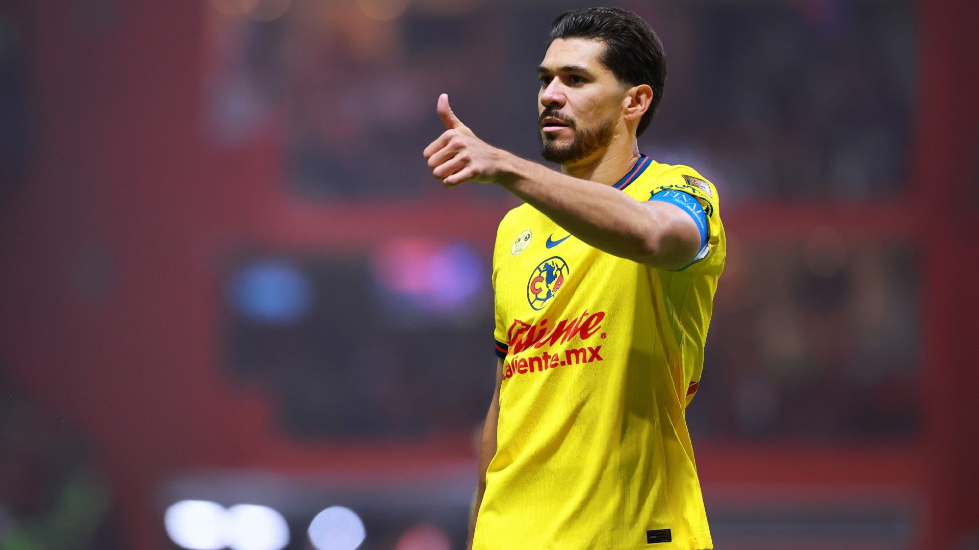 Henry Martin of Club America gives a thumb up