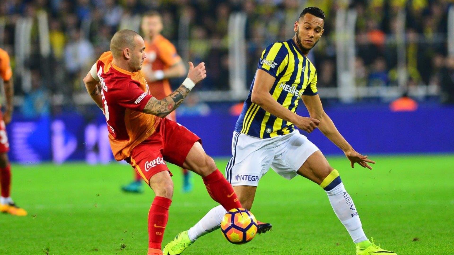 Fenerbahce Galatasaray Josef Souza Wesley Sneijder 11202016