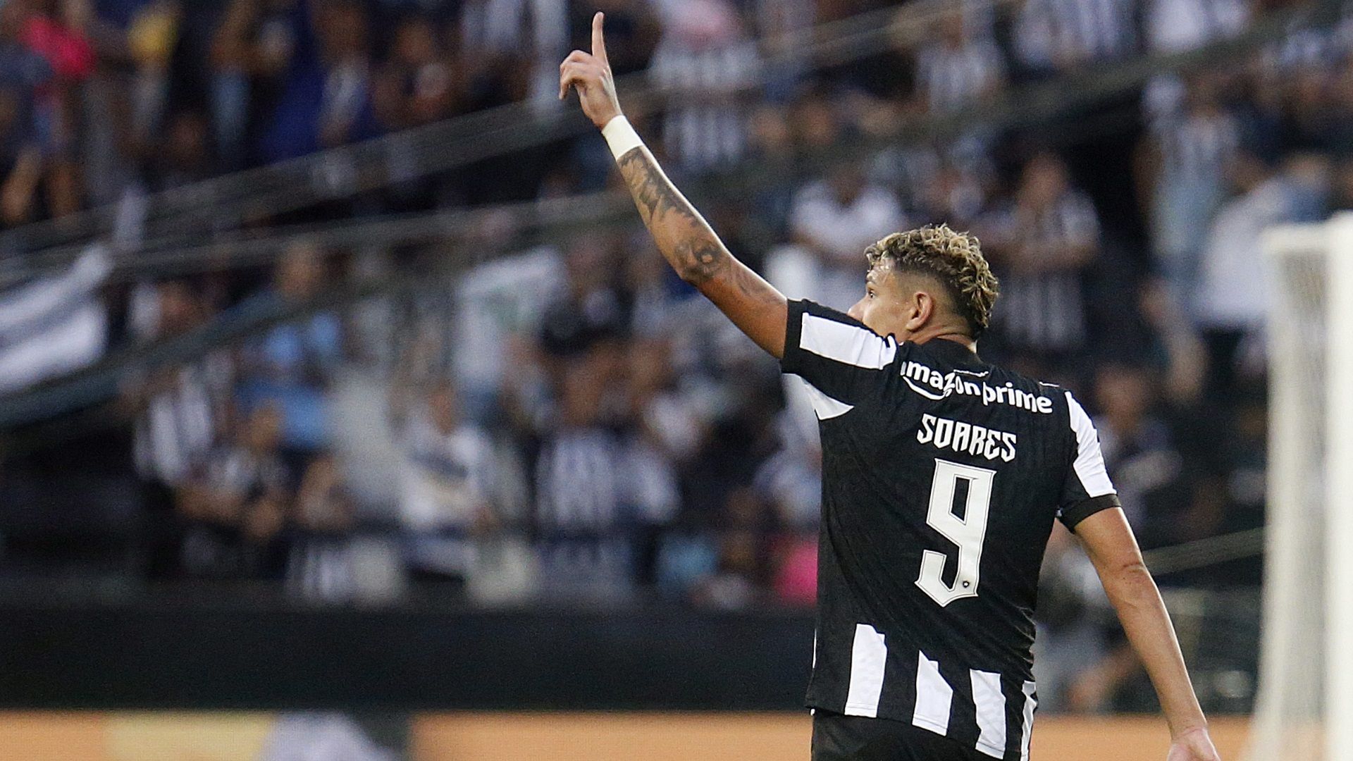 Tiquinho Soares, camisa 9 Botafogo
