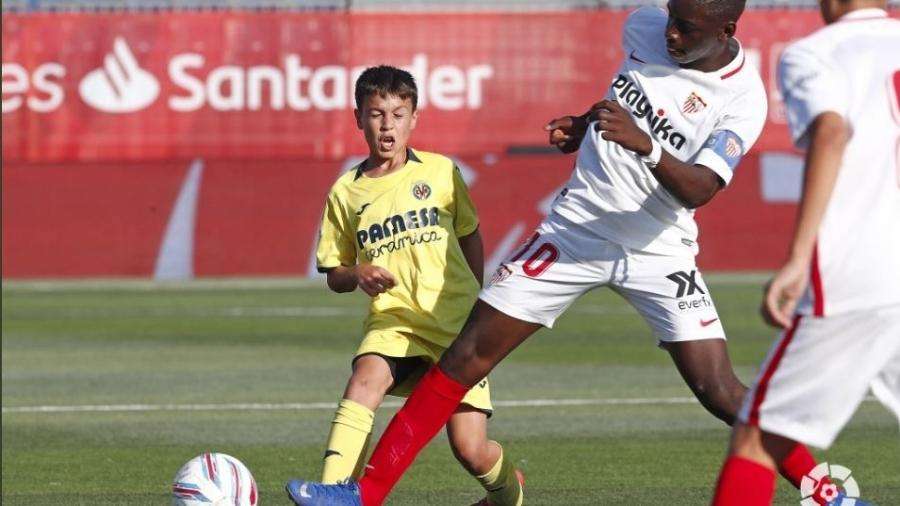 Ibra Sow, atacante do Sevilla