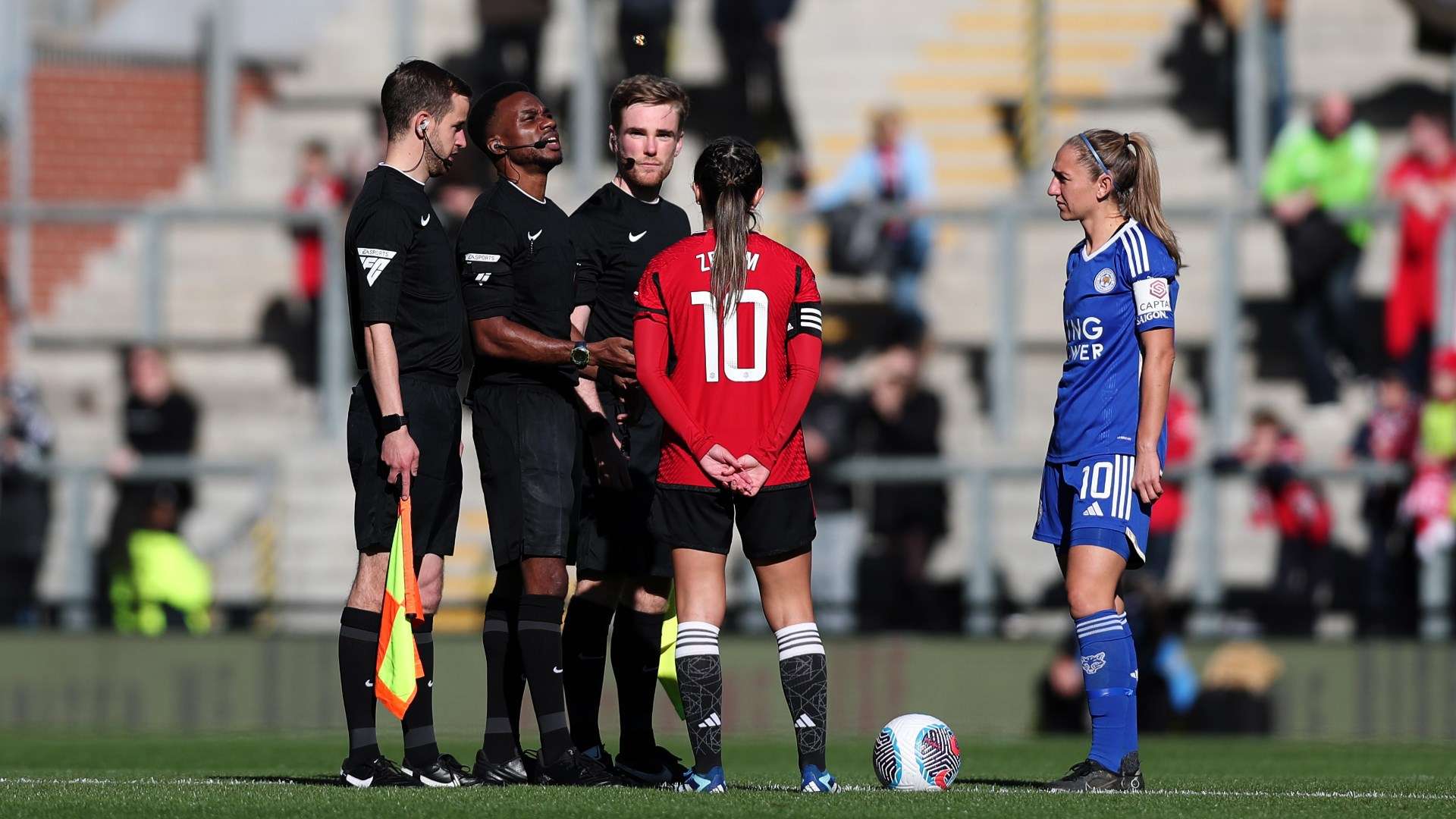 Referees WSL Man Utd Leicester 2023-24