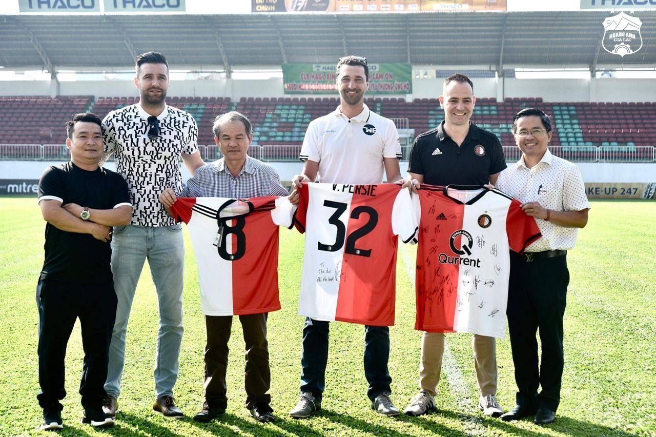 Hoang Anh Gia Lai Feyenoord Rotterdam