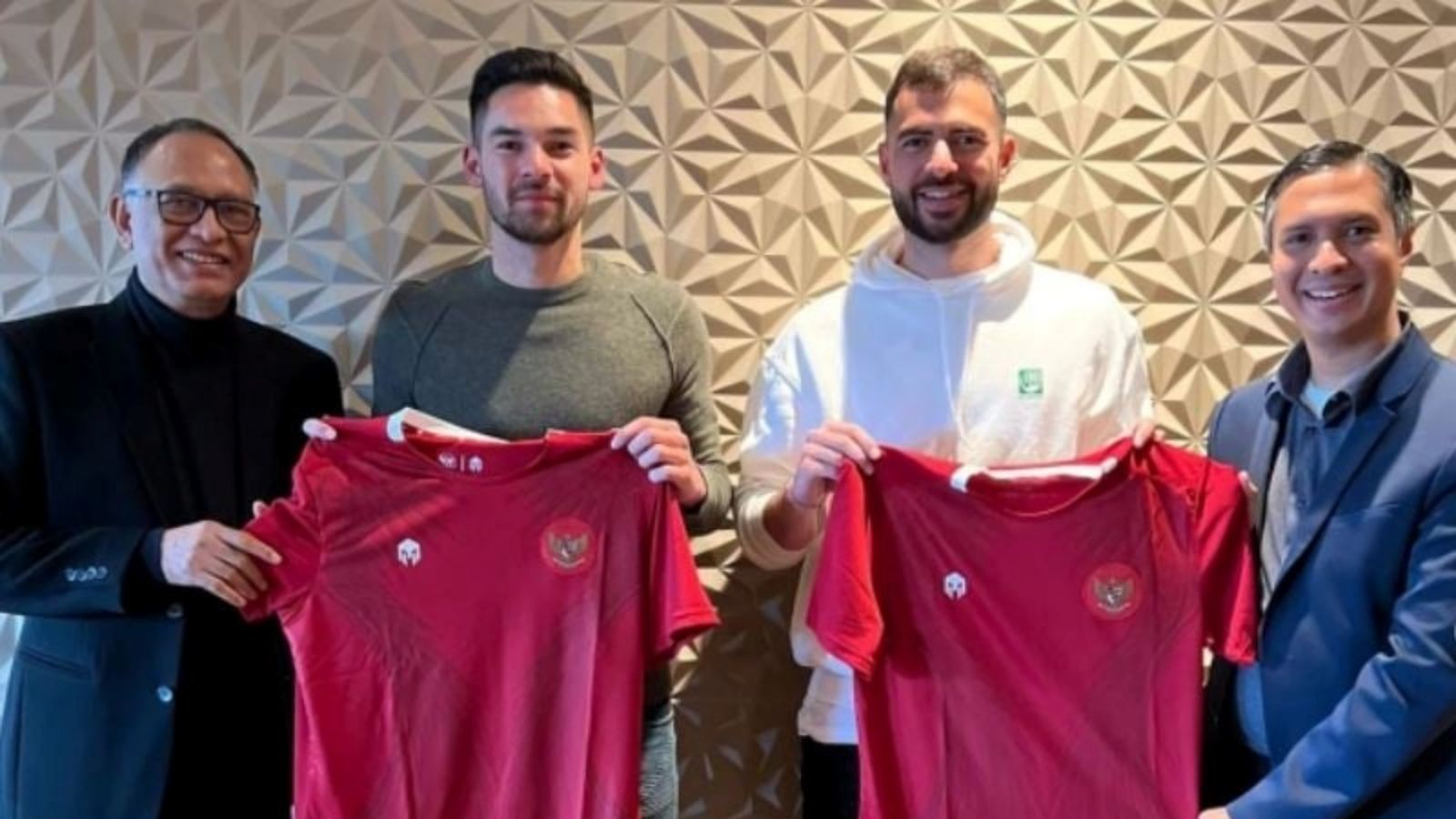 แซนดี วอลช์ -  ฆอร์ดี อามัต