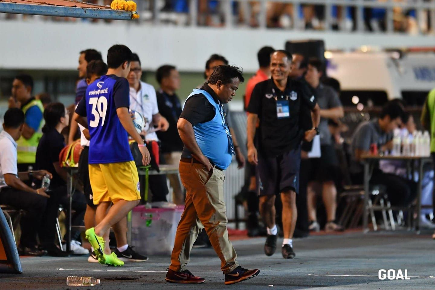 จเด็จ มีลาภ