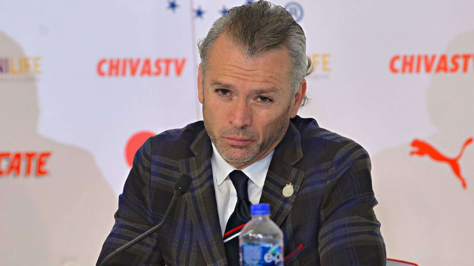 José Luis Higuera Chivas 281118