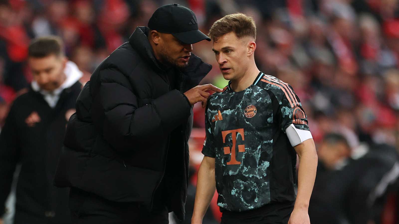 "Das ist ja auch nicht falsch": Joshua Kimmich sorgt beim Patzer des FC Bayern München für Verwunderung