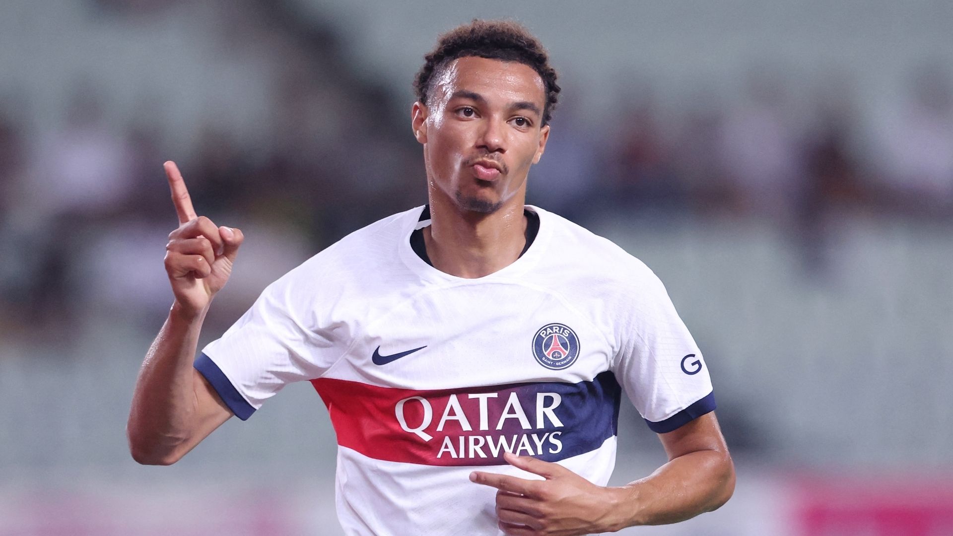 Hugo Ekitike PSG 2023-24