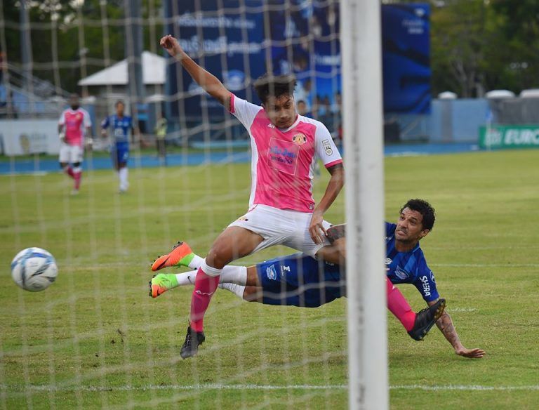 ชลบุรี เอฟซี - ศรีสะเกษ เอฟซี