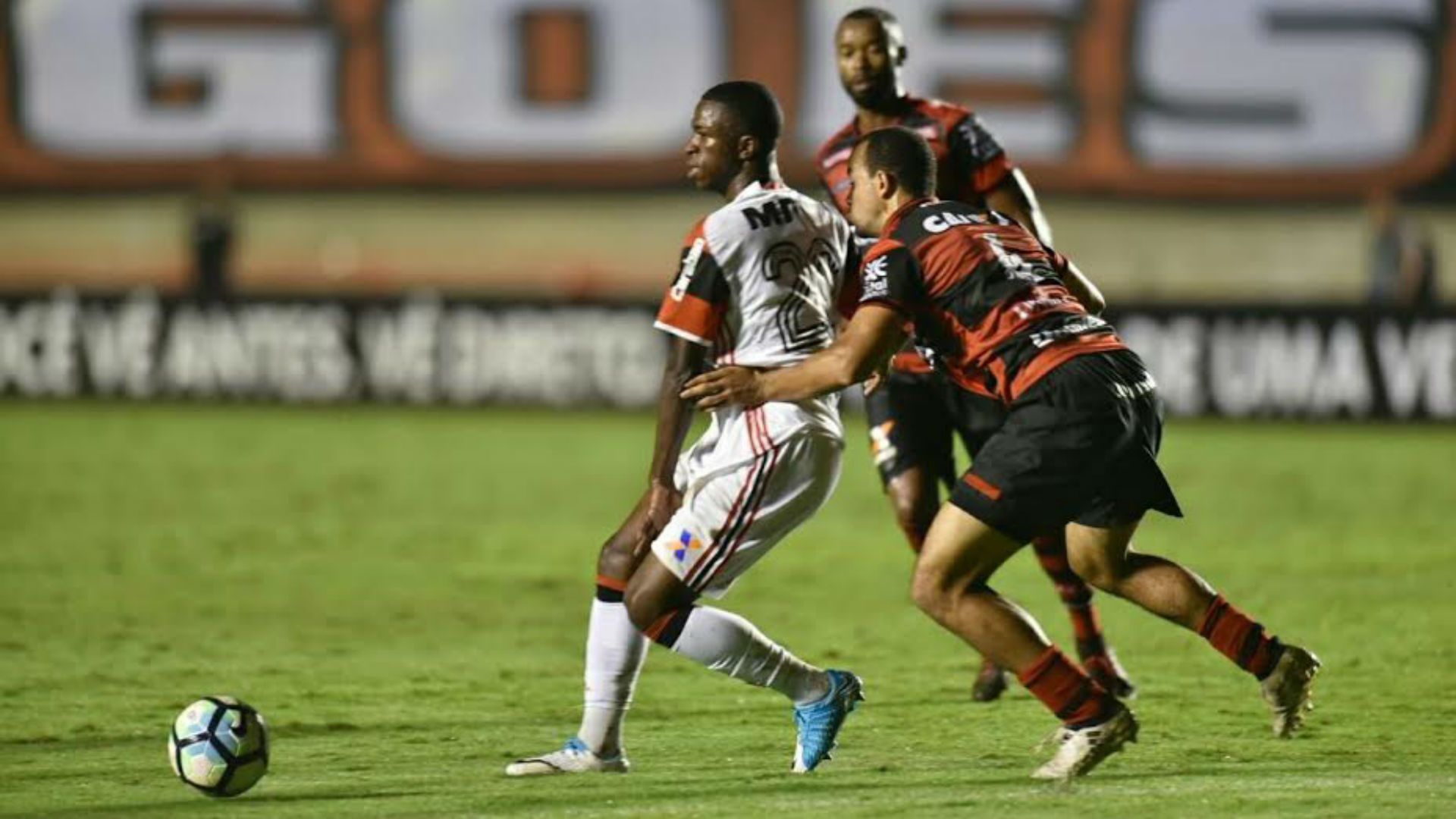Vinícius Junior Flamengo Atlético-GO Brasileirão 26 05 2017