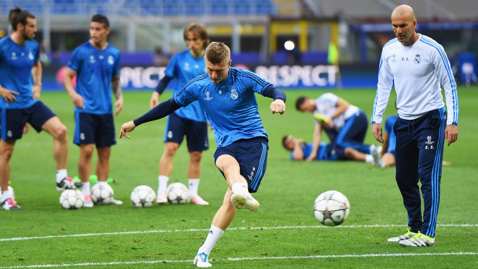 Toni Kroos Zinedine Zidane Real Madrid 