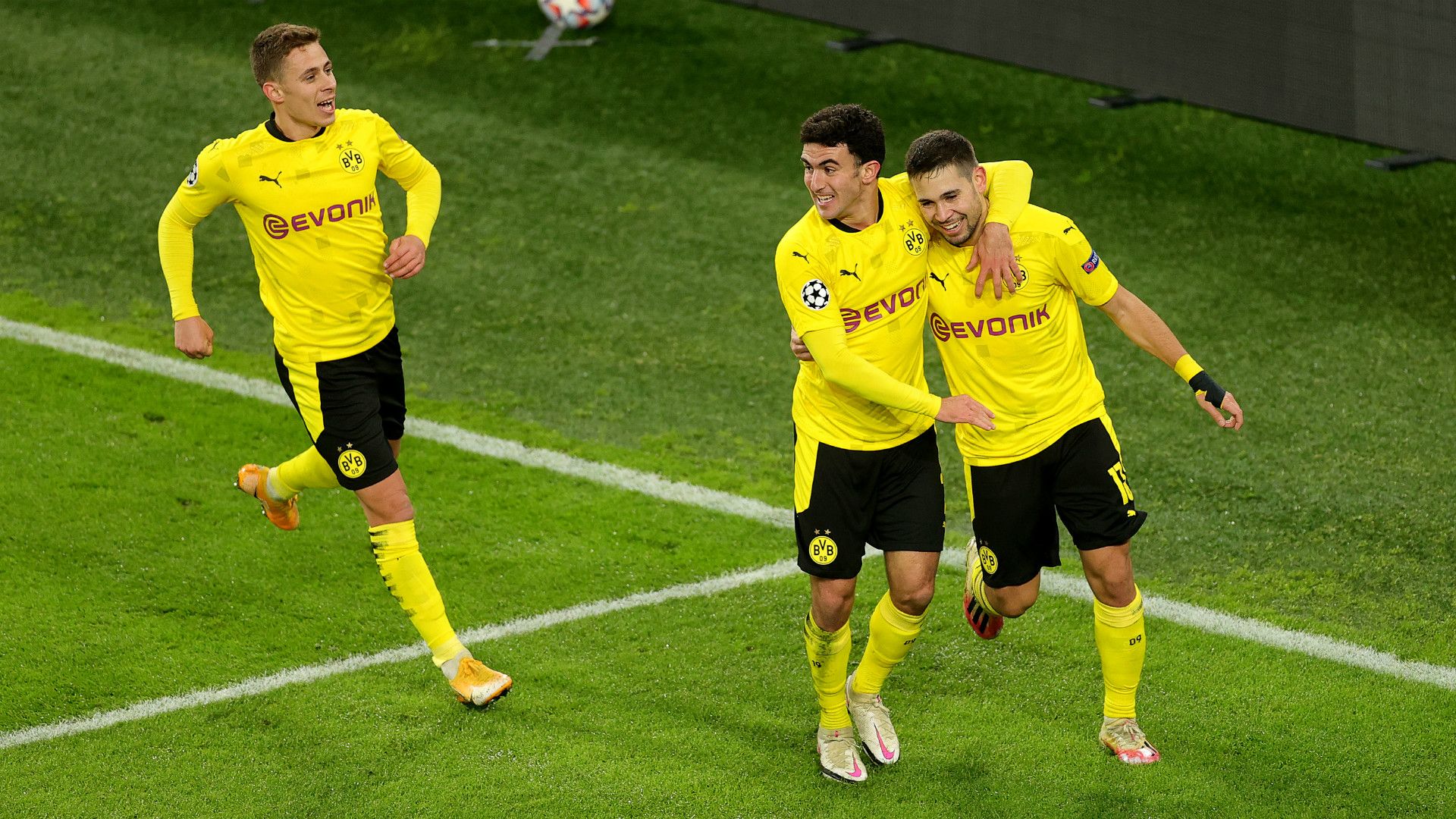 ハーランド不在のドルトムント、ラツィオに追いつかれドローもCL16強