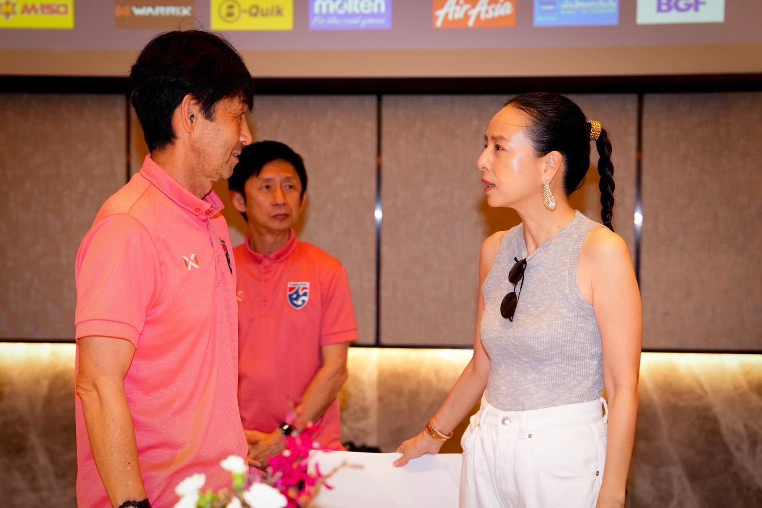 นวลพรรณ ล่ำซำ