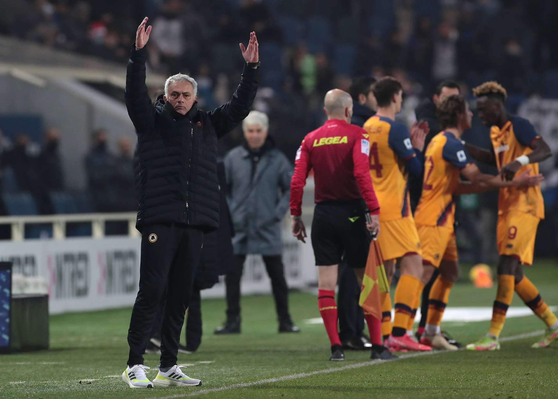 roma mourinho vs atalanta
