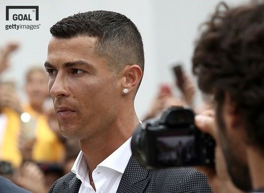 호날두가 16일(현지시간) 유벤투스FC 공식 입단식을 위해 알리안츠 스타디움을 찾았다. 사진=게티이미지