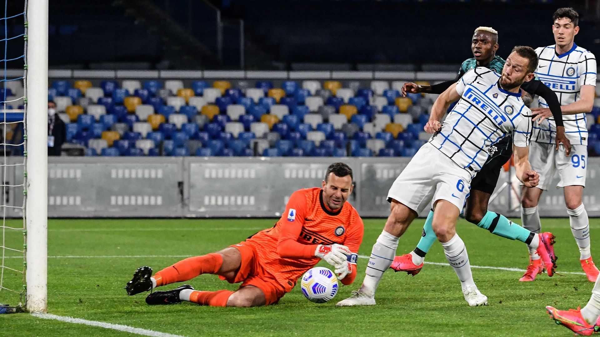 Samir Handanovic Stefan de Vrij Inter Napoli 2021