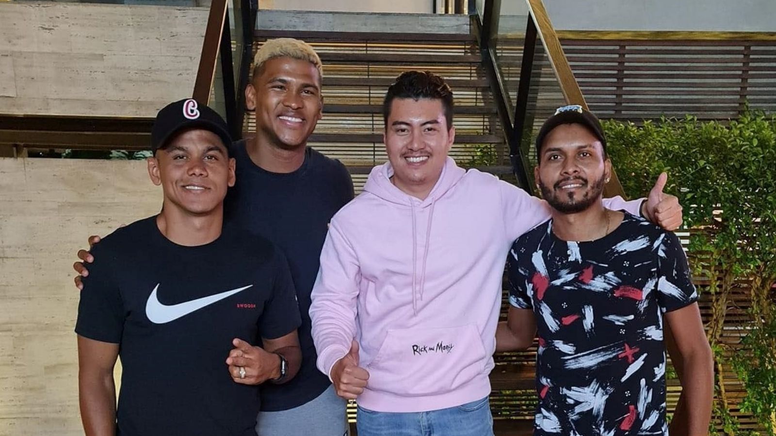 เลอันโดร อัสซัมเซา - โจนาธาน เฮส - แฮร์ลิสัน ไคออน