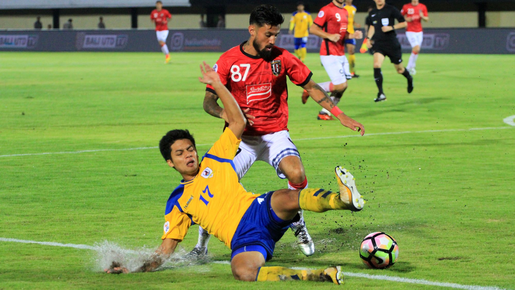 Stefano Lilipaly - Bali United & Tampines Rovers