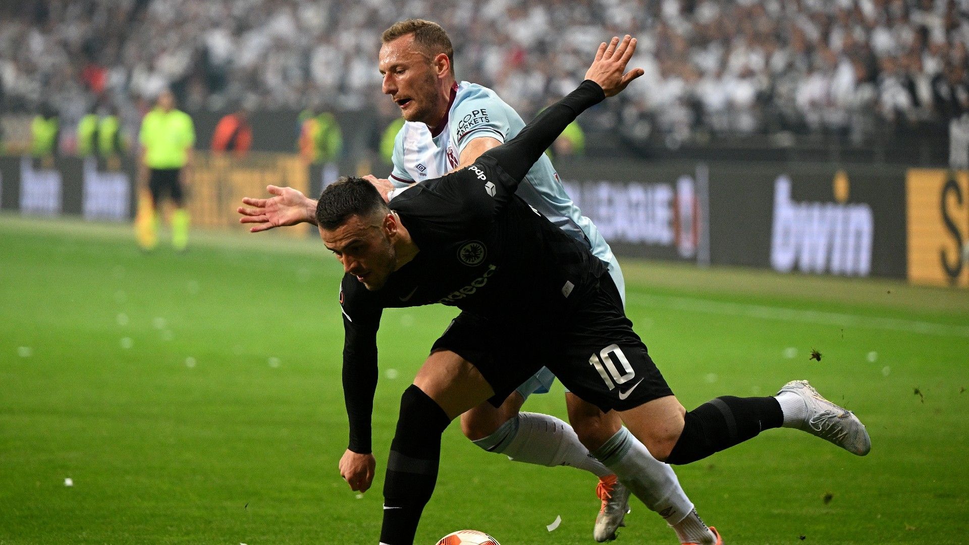 Filip Kostic Vladimir Coufal Eintracht Frankfurt West Ham United Europa League 2022