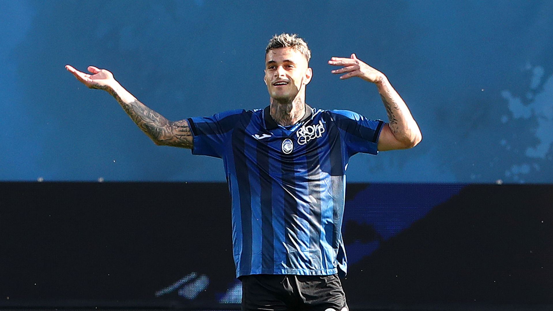 Scamacca Atalanta 2025 esulta