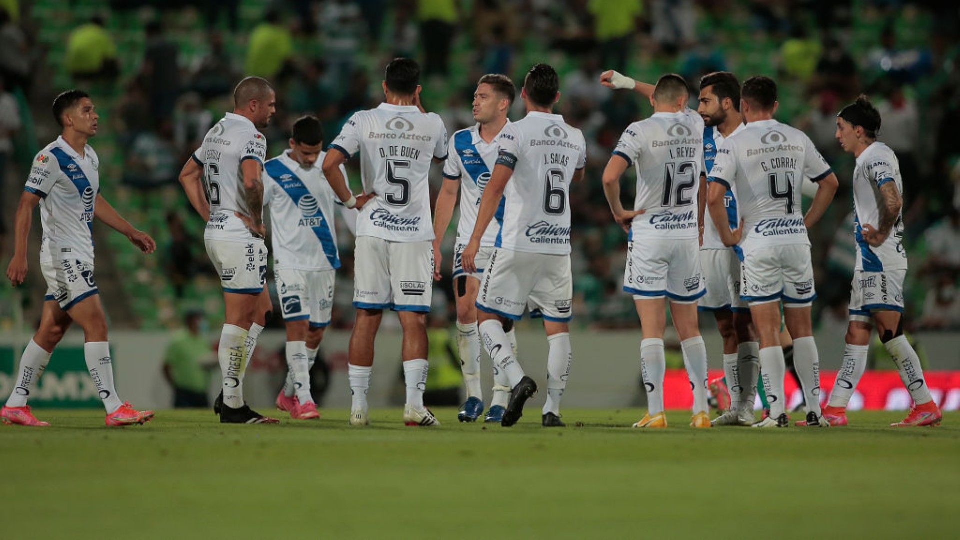 jugadores del puebla en la derrota ante santos en la semifinales de ida guardianes 2021