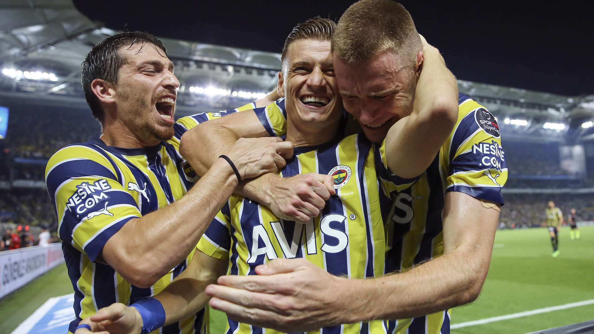 Fenerbahçe-Adana Demirspor Alioski Celebration