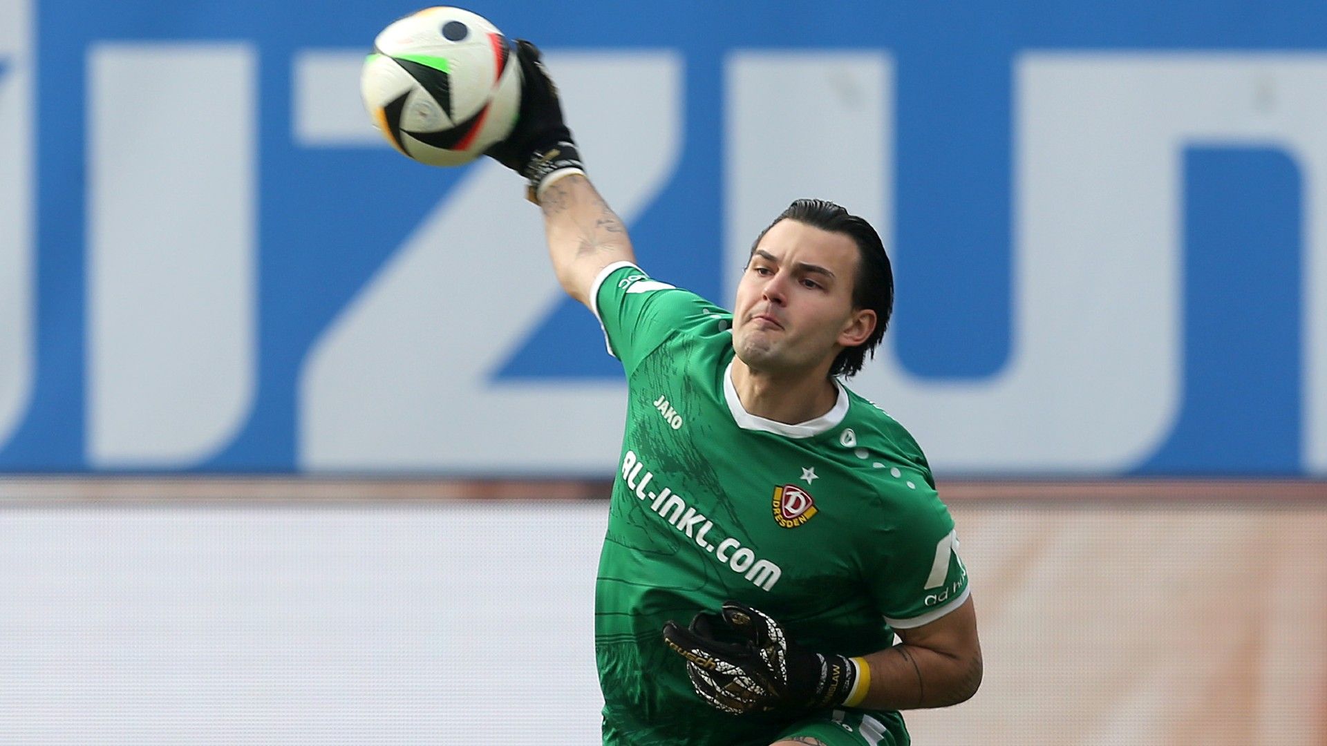  Tim Stanislaw Schreiber of Dresden throws the ball