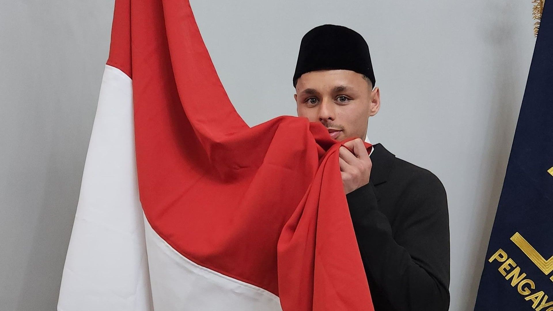 Dean James - naturalisasi