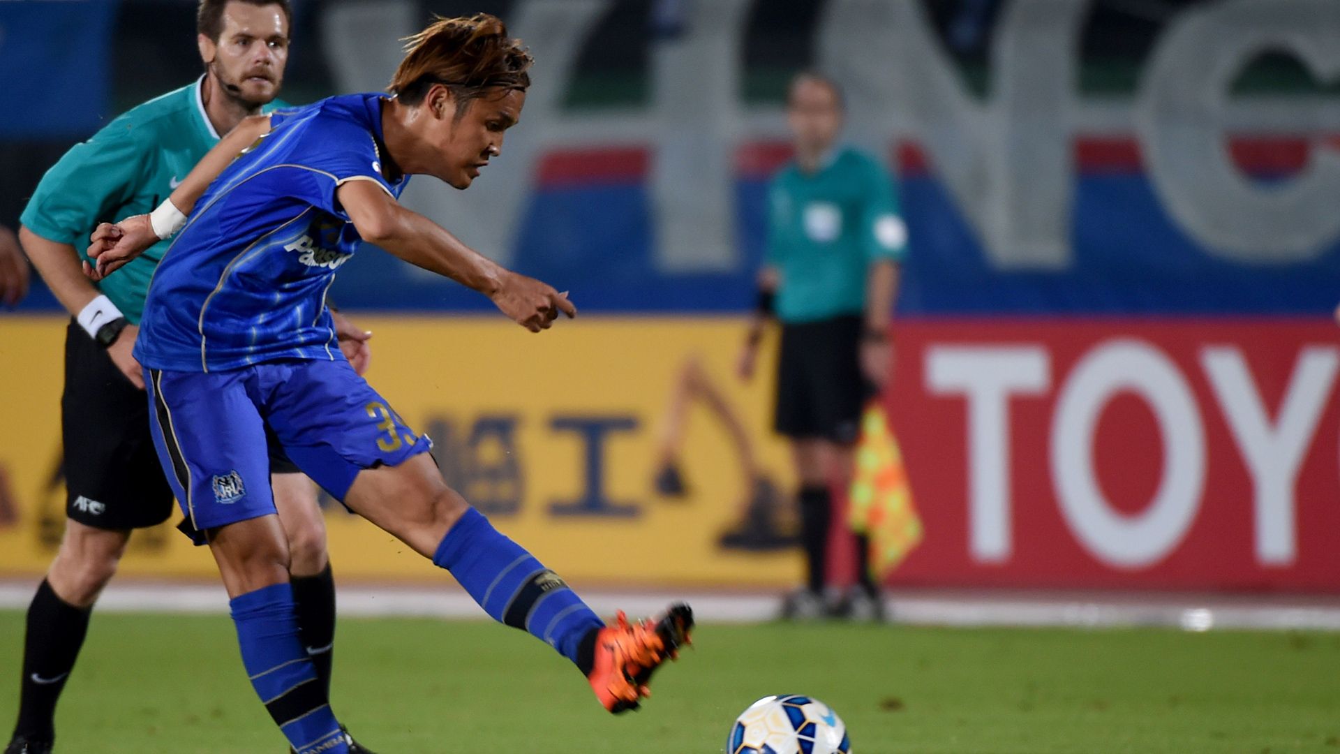 Takashi Usami Gamba Osaka 10.21.2015