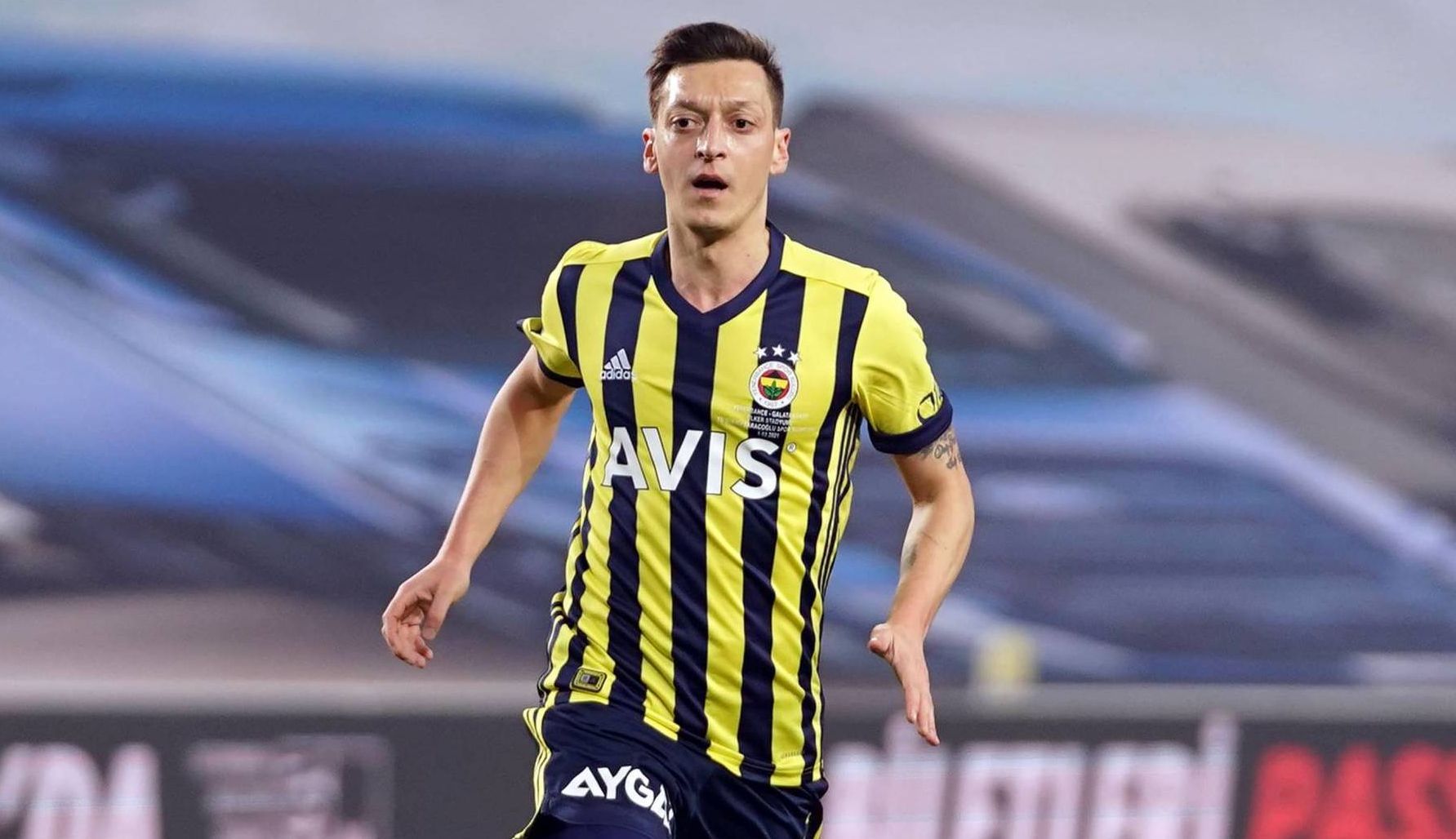 Özil