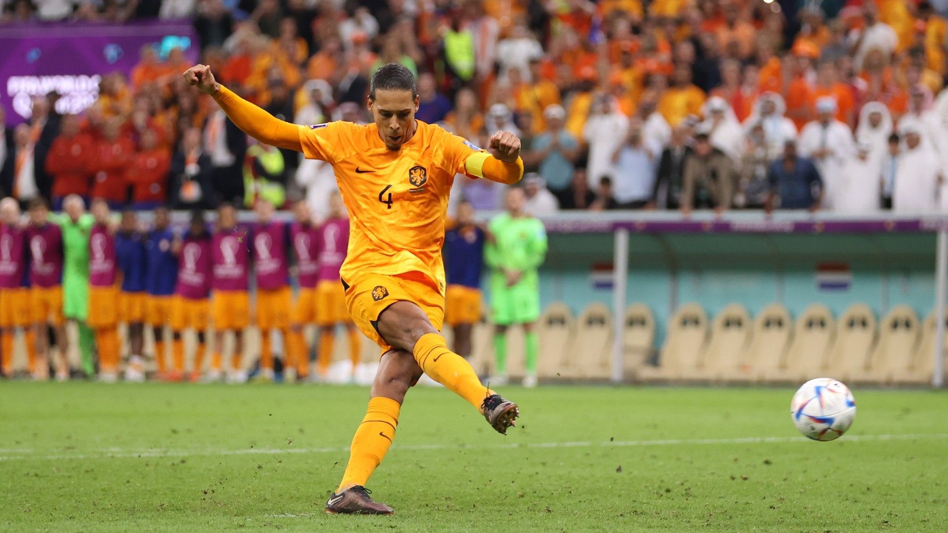 PK戦でW杯敗退のオランダ。ファン・ダイク「たくさん練習したが