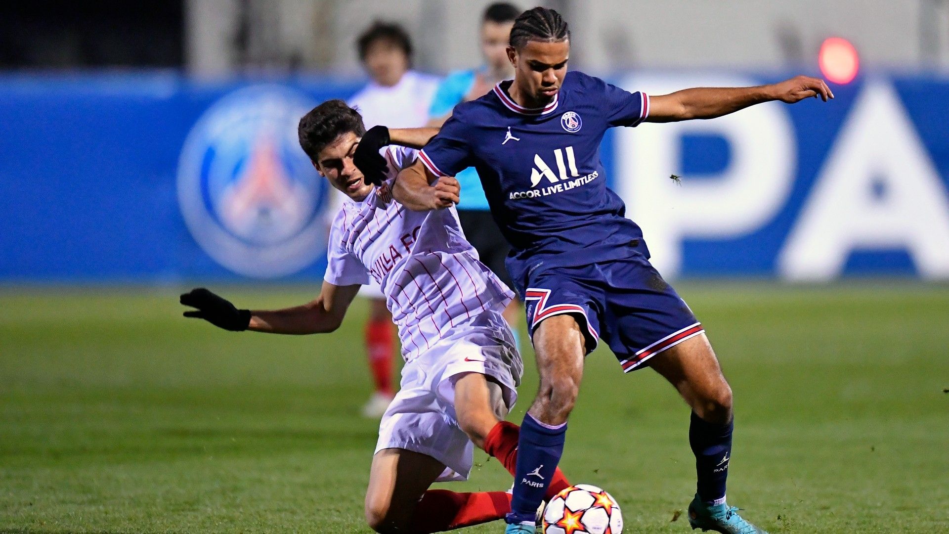 Warren Zaire-Emery PSG 2021-22