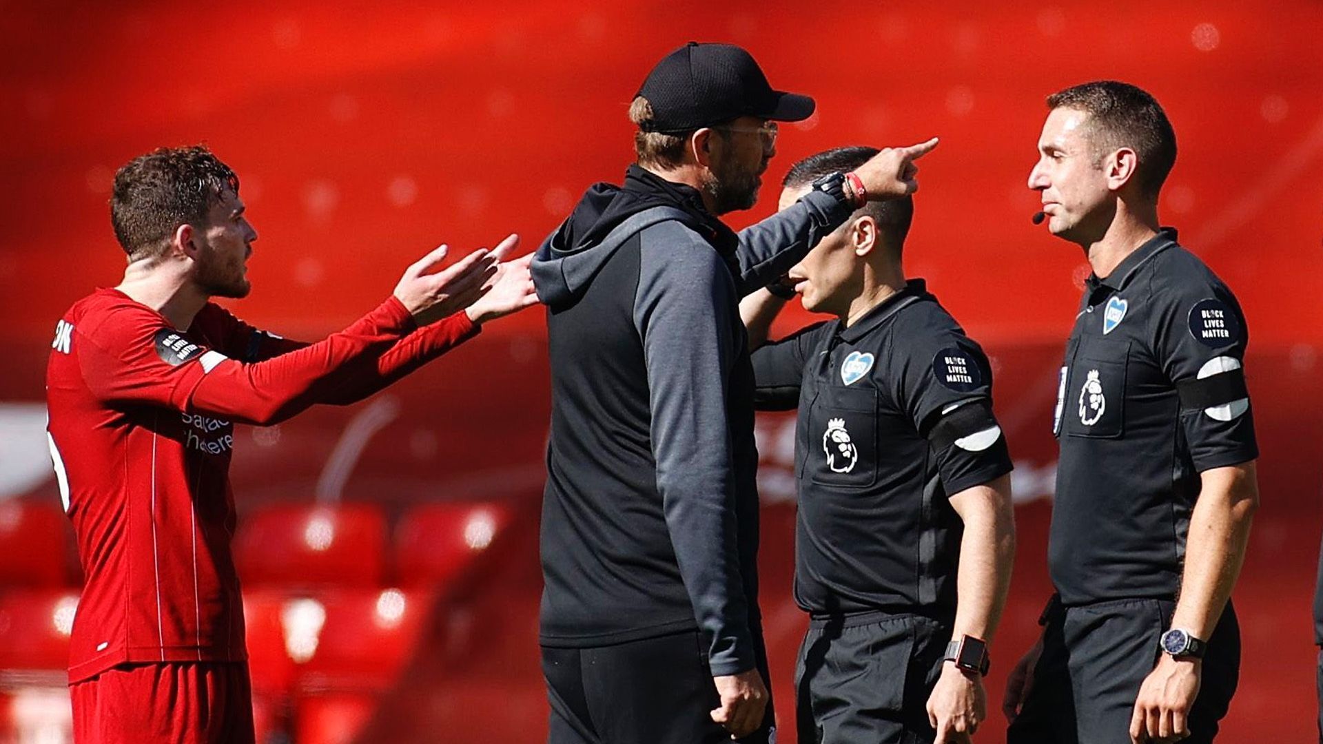 Jurgen Klopp Andy Robertson Liverpool 2019-20