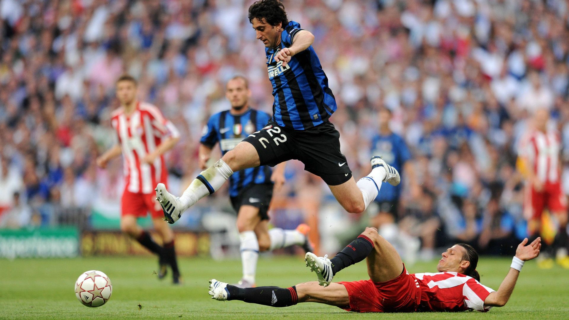 GERMANY ONLY: DIEGO MILITO INTER