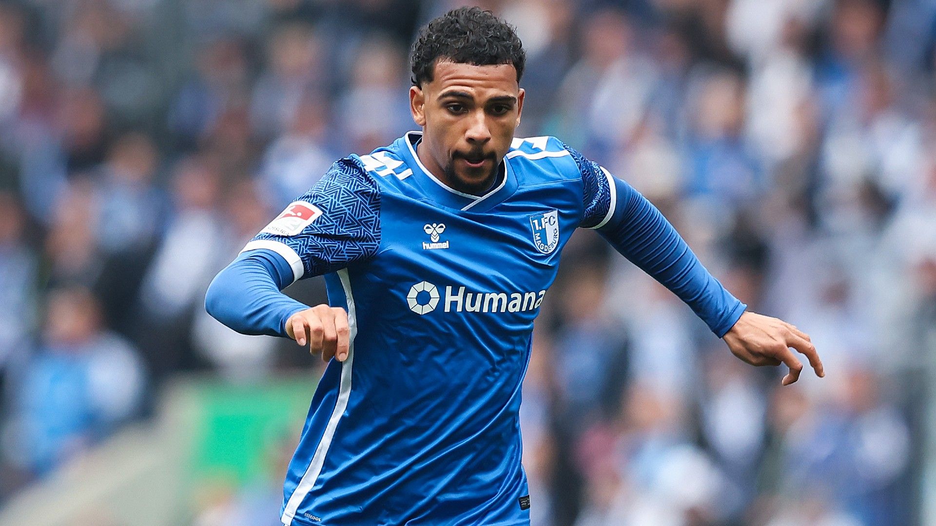  Xavier Amaechi of Magdeburg plays the ball 1