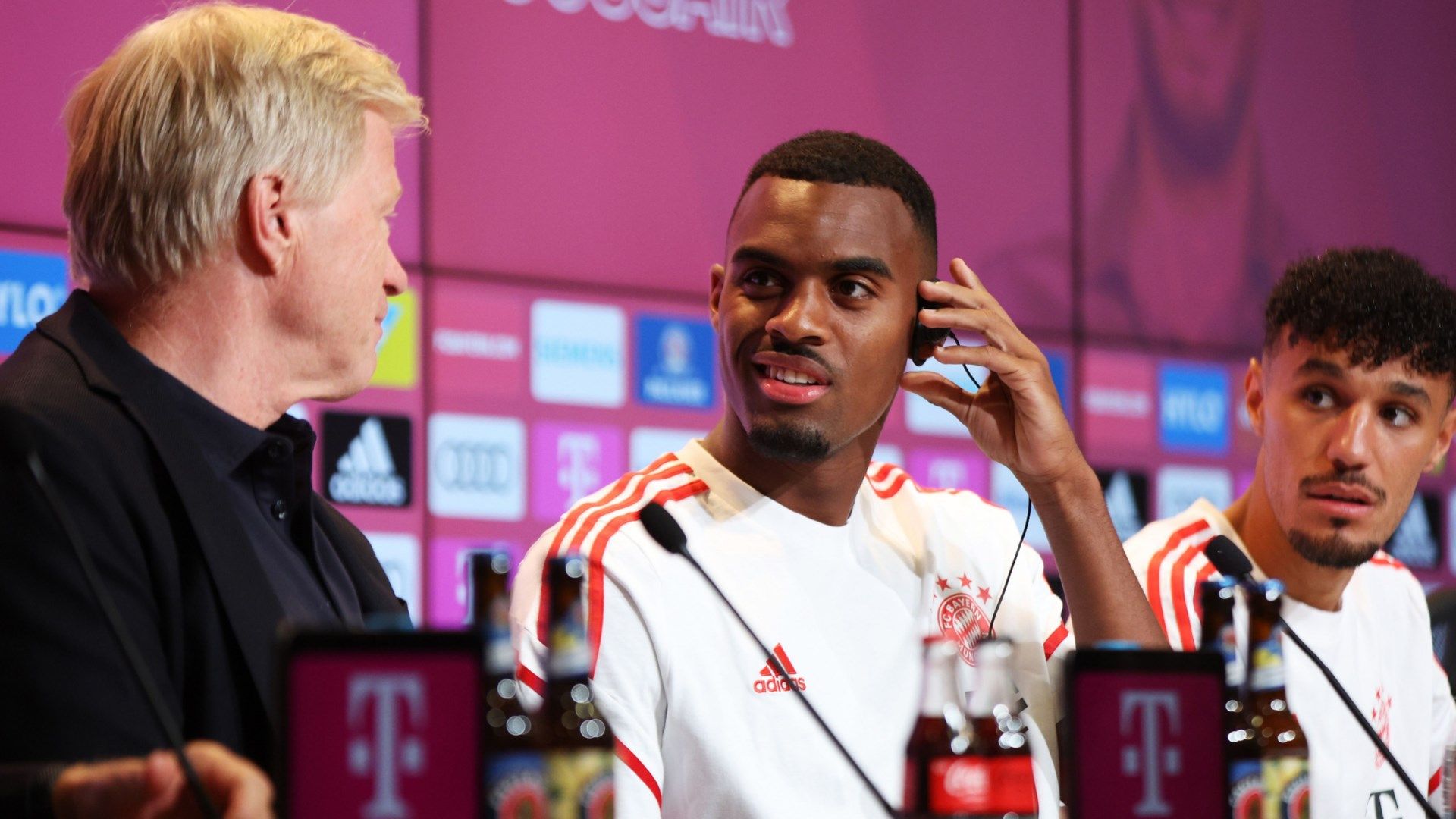 Ryan Gravenberch Oliver Kahn Bayern Munich presser 2022