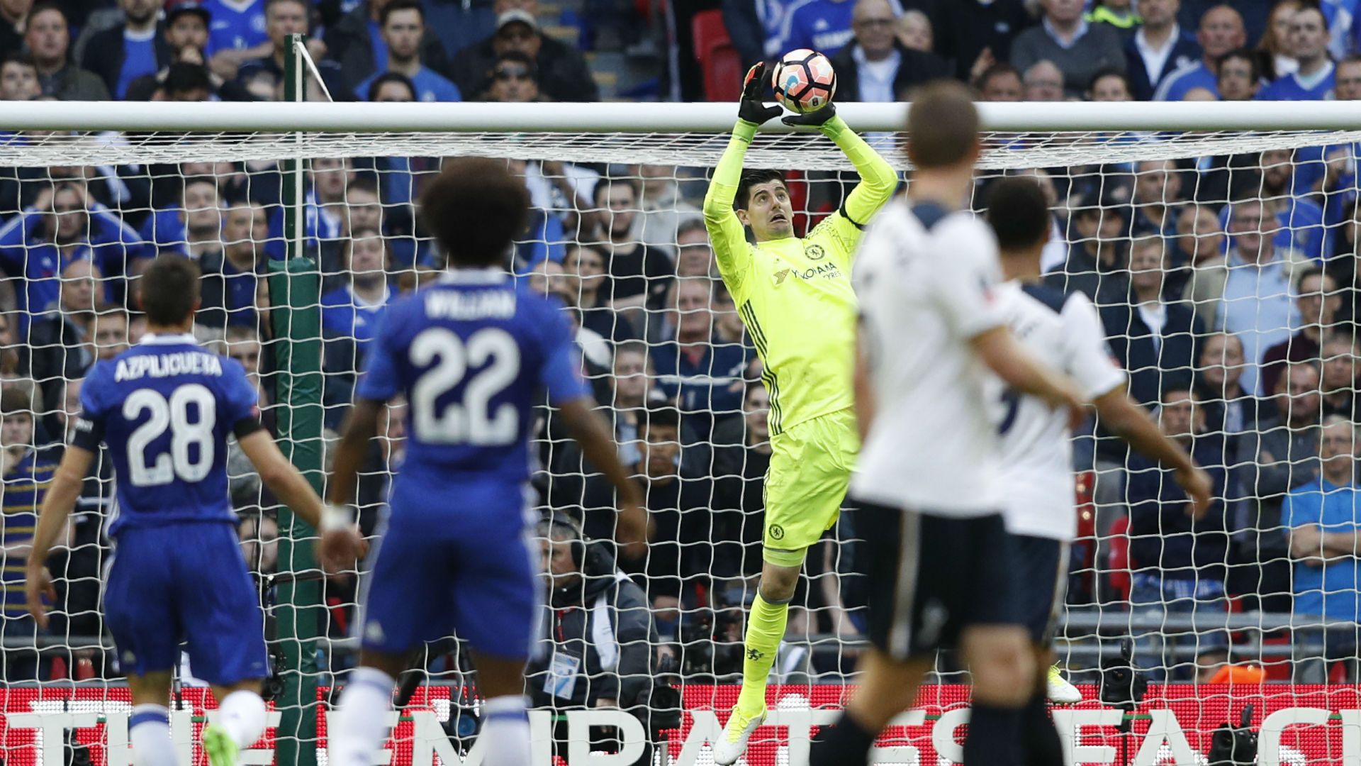 Thibaut Courtois Chelsea Tottenham