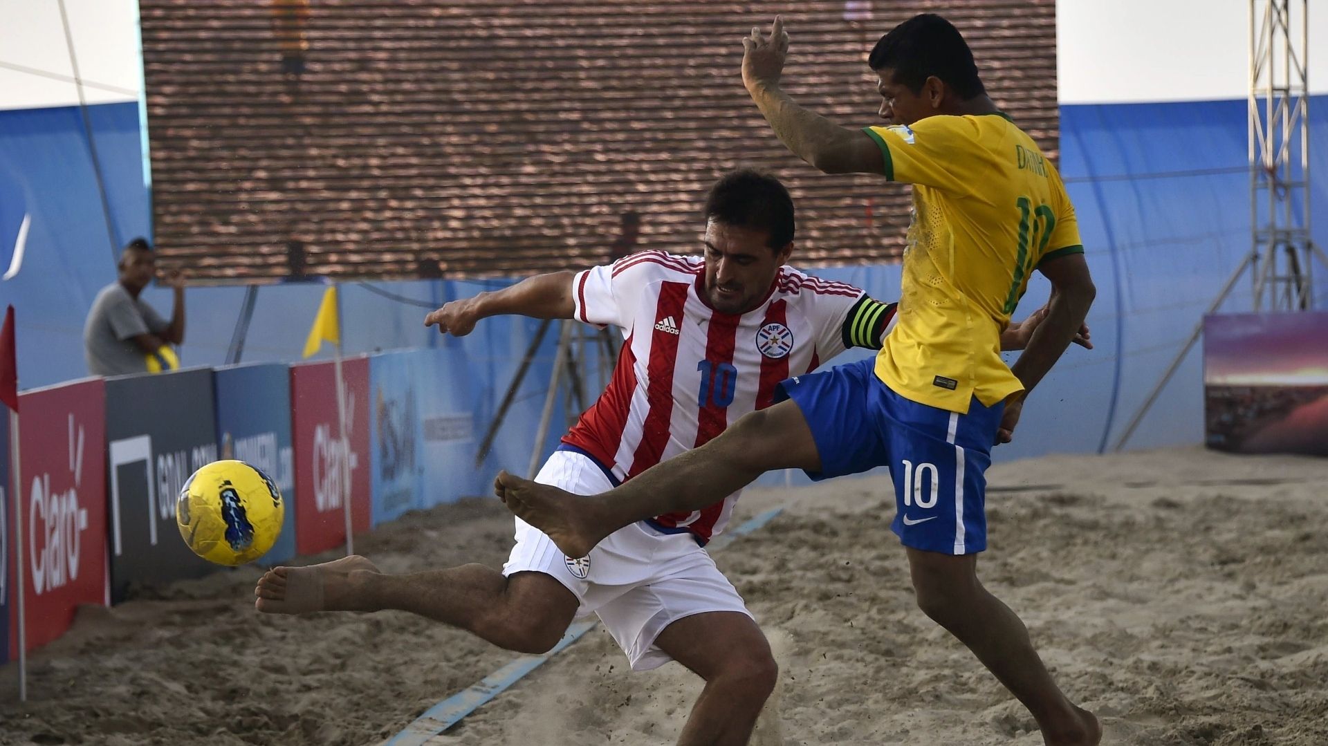 Roberto Acuna beach soccer Paraguay
