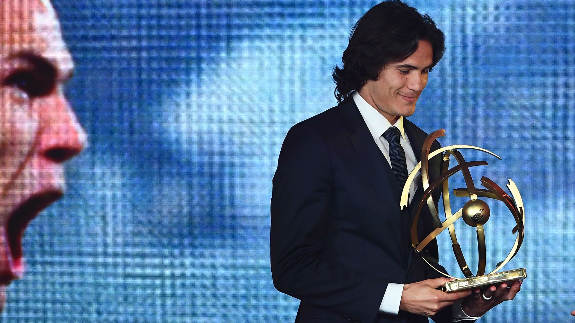 Edinson Cavani PSG Award Best Player