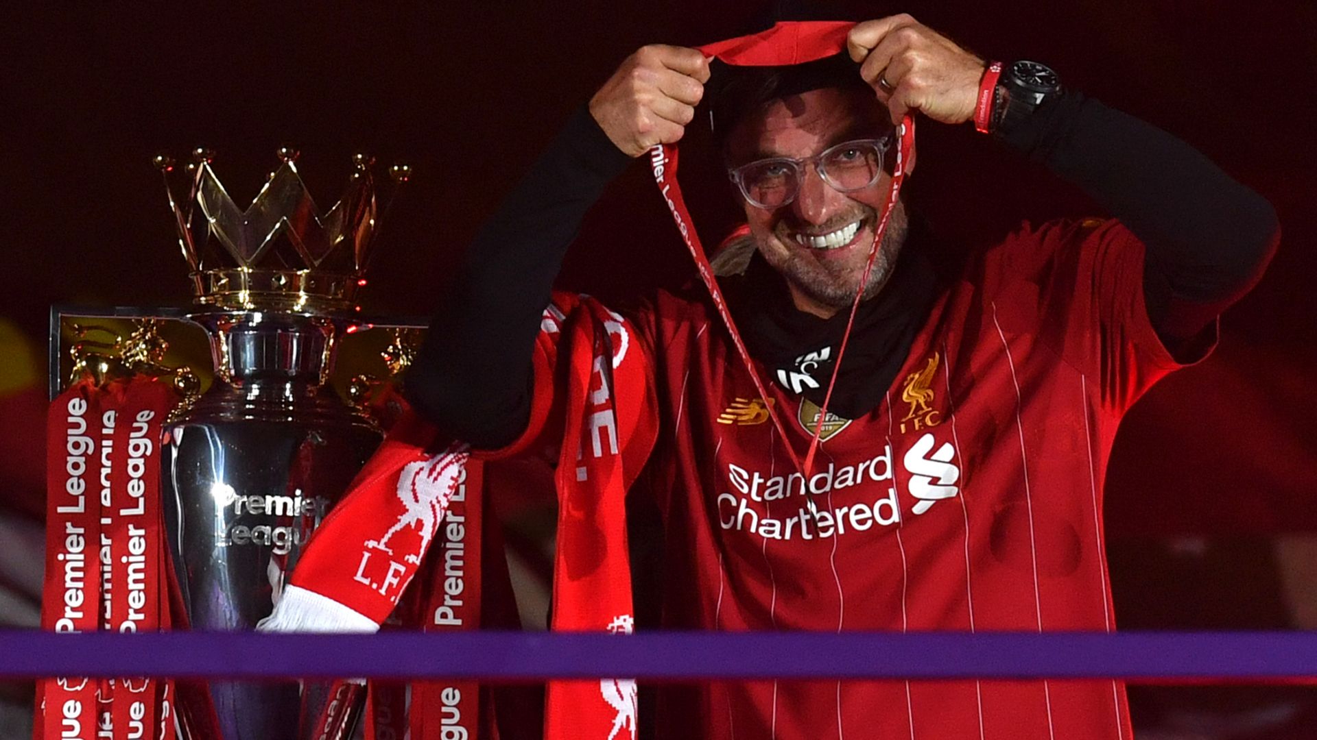Jurgen Klopp Premier League trophy Liverpool