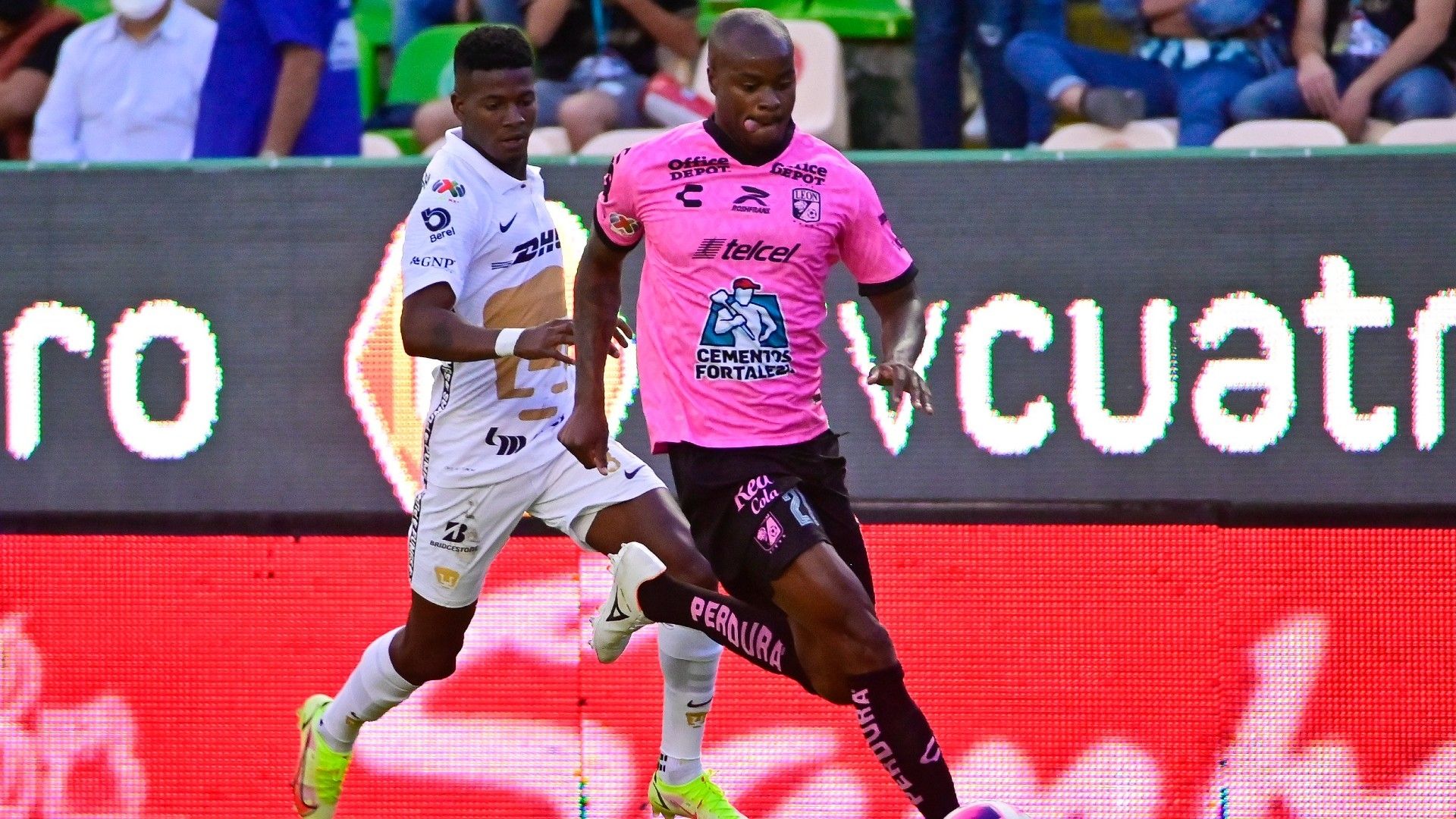 León Pumas Washington Corozo Stiven Barreiro