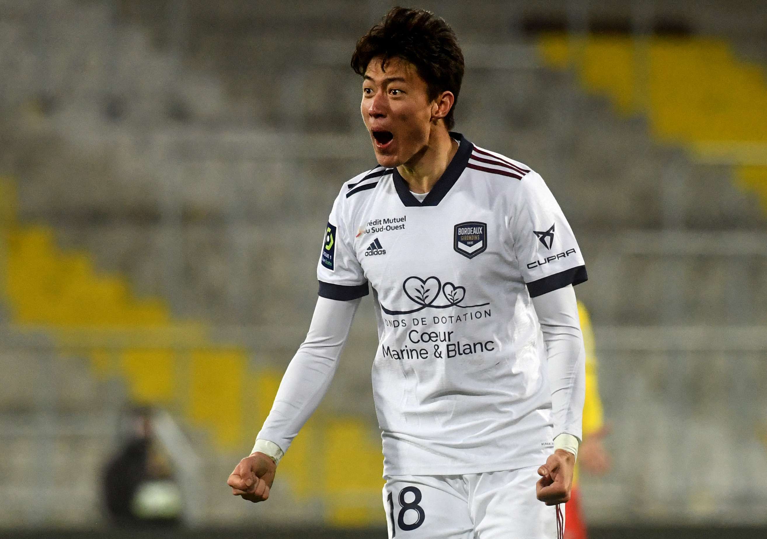 황의조 원정 흰색 유니폼