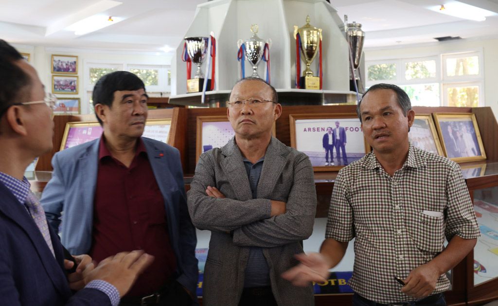 Bầu Đức & HLV Park Hang Seo, Chung Hae Soung