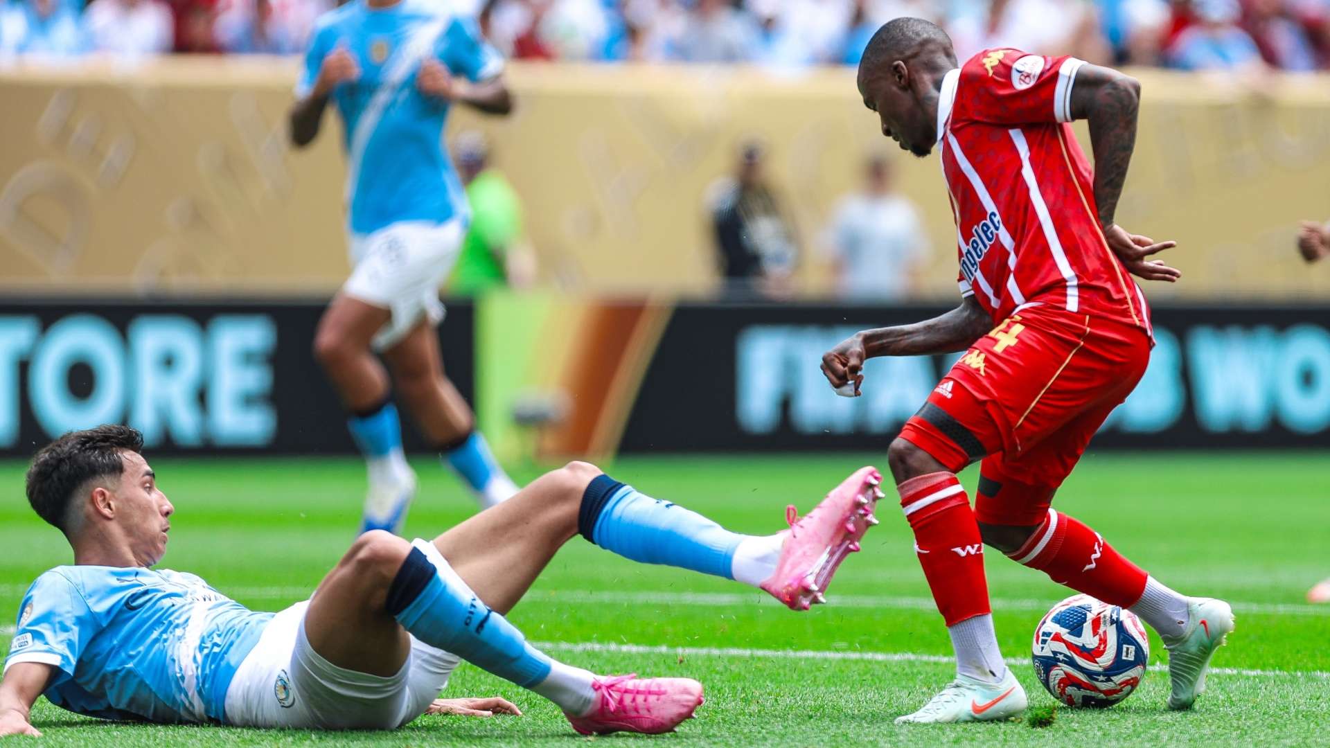 Thembinkosi Lorch, Wydad AC vs Manchester City