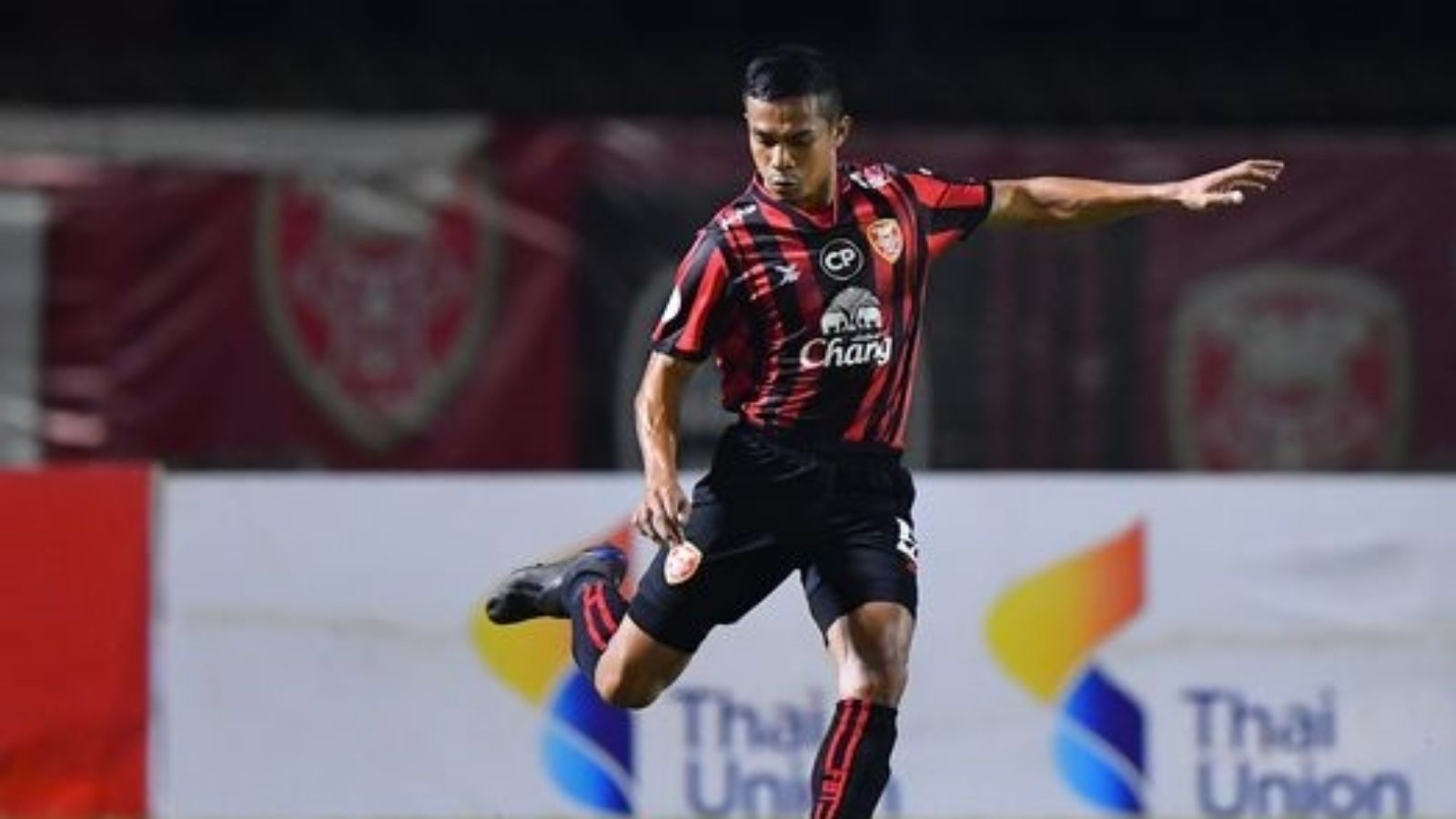 เอกชัย สำเร