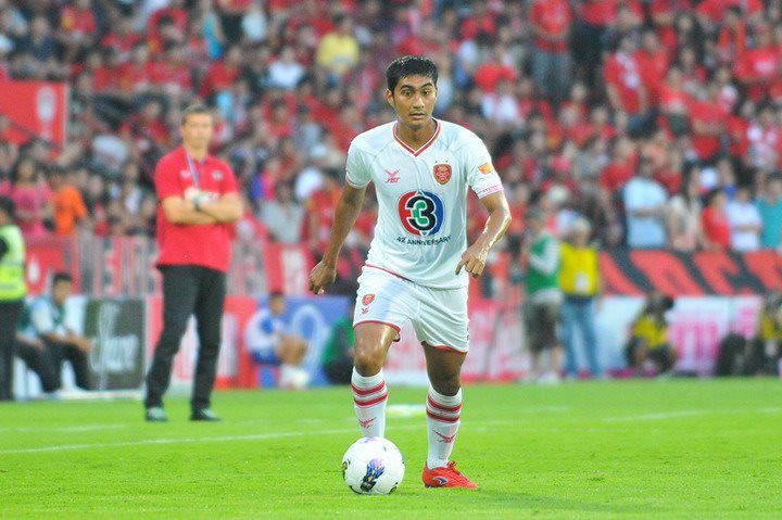 พานุวัฒ ยิ้มสง่า